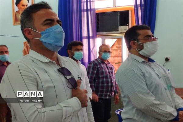 مراسم تجلیل از مدیران تلاش گر حوزه ابتدایی شهرستان امیدیه