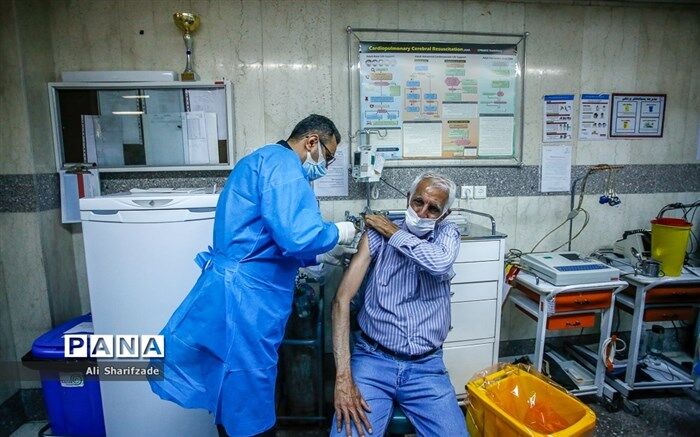 سامانه ثبت‌نام واکسن کرونا برای ۷۵ ساله‌ها باز شد