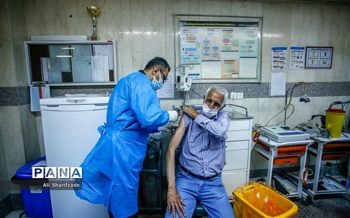 سامانه ثبت‌نام واکسن کرونا برای ۷۵ ساله‌ها باز شد