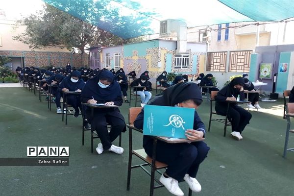 برگزاری امتحانات هماهنگ پایه نهم در فضایی سرشار از سلامت و آرامش در مدرسه ستارگان  ناحیه یک شیراز