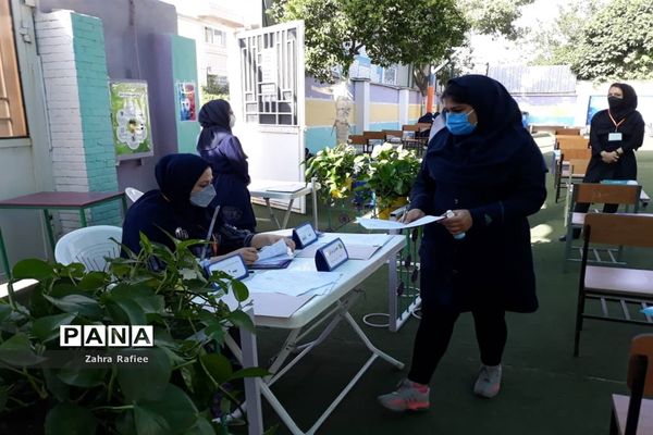 برگزاری امتحانات هماهنگ پایه نهم در فضایی سرشار از سلامت و آرامش در مدرسه ستارگان  ناحیه یک شیراز
