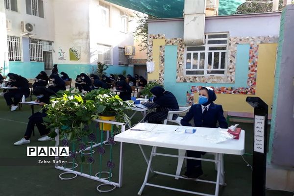 برگزاری امتحانات هماهنگ پایه نهم در فضایی سرشار از سلامت و آرامش در مدرسه ستارگان  ناحیه یک شیراز