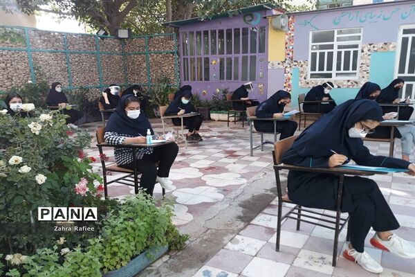 برگزاری امتحانات هماهنگ پایه نهم در فضایی سرشار از سلامت و آرامش در مدرسه ستارگان  ناحیه یک شیراز