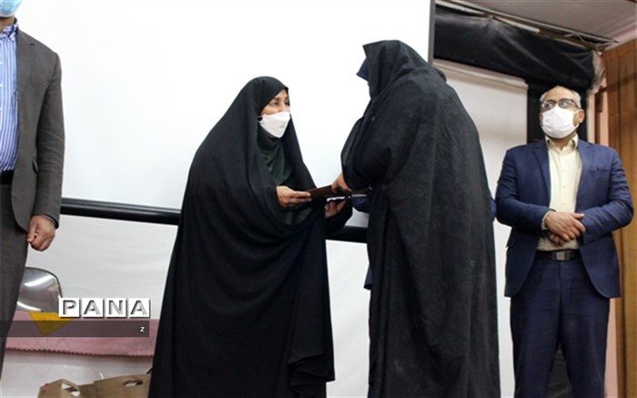 دانش آموزان باید با مهارتهای زندگی آشنا شوند