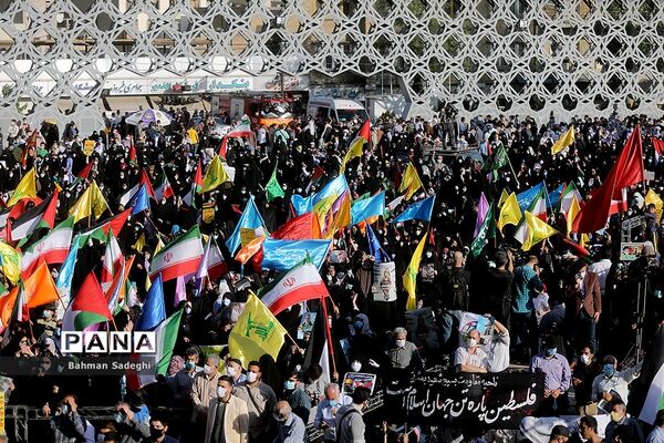 تجمع حمایت از مردم فلسطین در میدان امام حسین(ع)