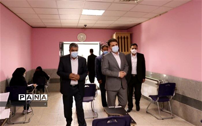 بازدید سرزده استاندار کرمان از حوزه امتحان نهایی در شهر کرمان