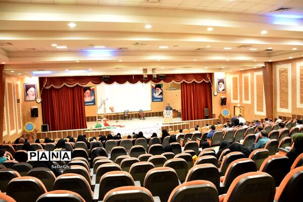 مراسم تقدیر از مدیران و مدیر آموزگاران مقطع ابتدایی شهرستان جهرم