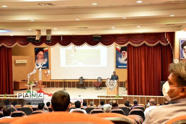 مراسم تقدیر از مدیران و مدیر آموزگاران مقطع ابتدایی شهرستان جهرم