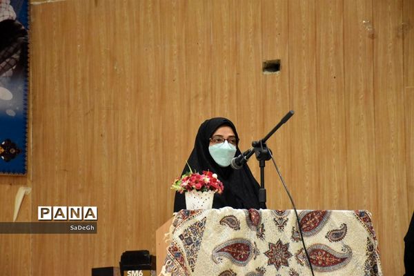 مراسم تقدیر از مدیران و مدیر آموزگاران مقطع ابتدایی شهرستان جهرم