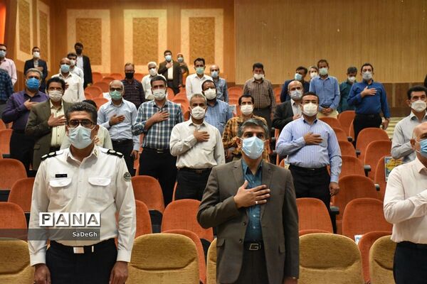 مراسم تقدیر از مدیران و مدیر آموزگاران مقطع ابتدایی شهرستان جهرم
