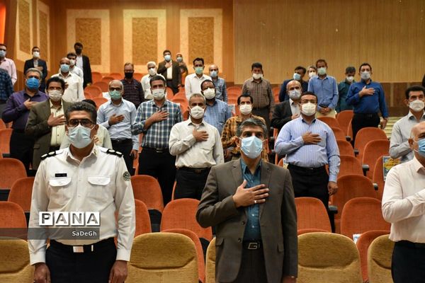 مراسم تقدیر از مدیران و مدیر آموزگاران مقطع ابتدایی شهرستان جهرم