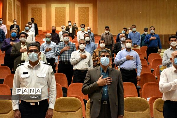 مراسم تقدیر از مدیران و مدیر آموزگاران مقطع ابتدایی شهرستان جهرم
