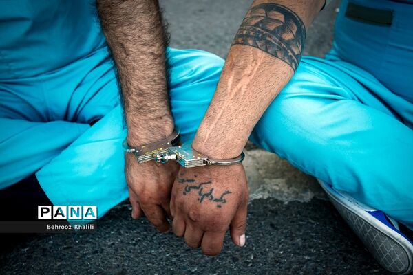 کشفیات باند بزرگ سلاح و مهمات  فاتب