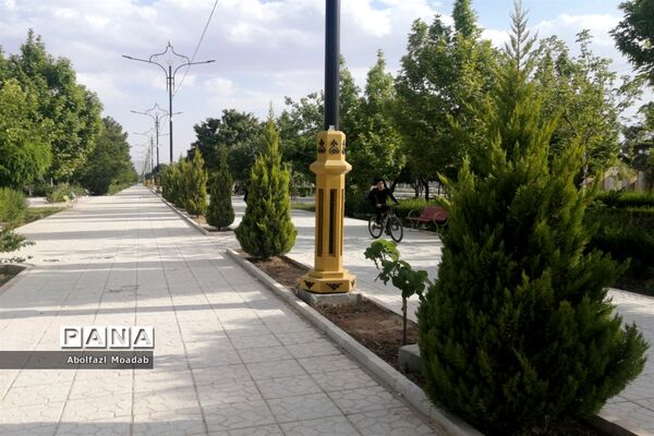 خلوت شدن بلوار سید مرتضی  کاشمر در  اوضاع کرونا