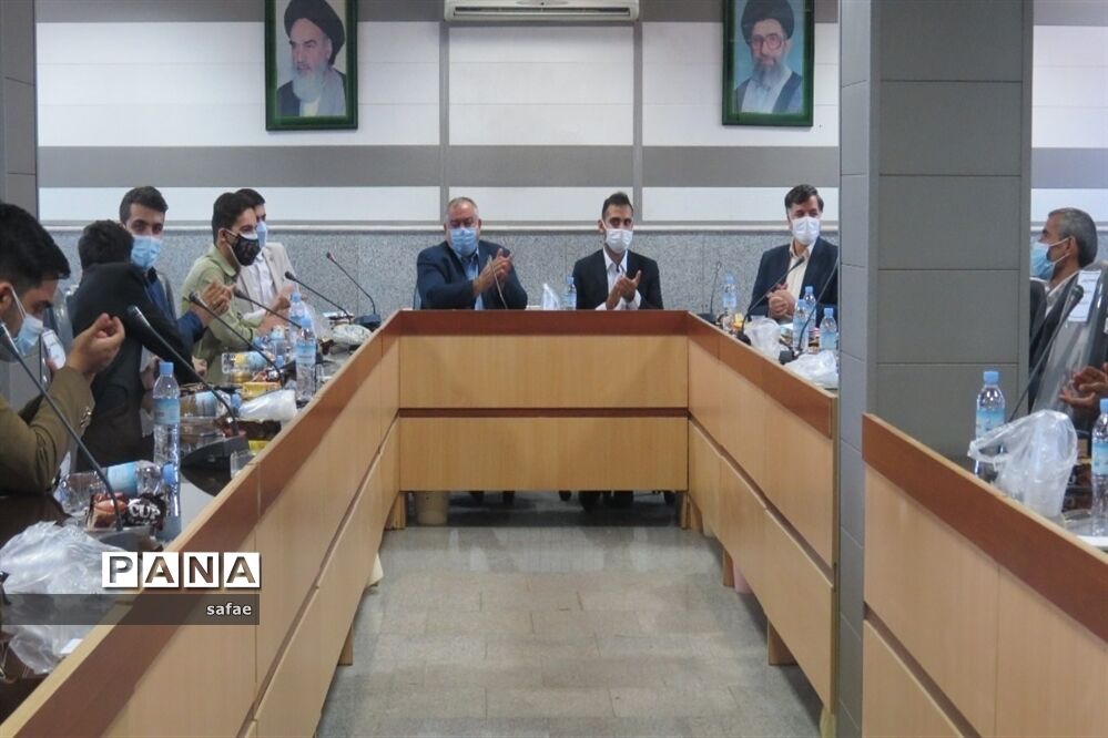 جلسه مجمع مشورتی جوانان منطقه فشافویه