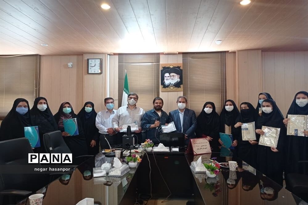 تقدیراز مربیان و دانش آموزان پیشتاز فعال فلاورجان