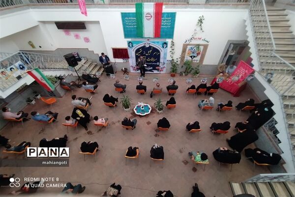 تجلیل از برگزیدگان مسابقات قرآنی آموزش و پرورش ناحیه دو شهرری