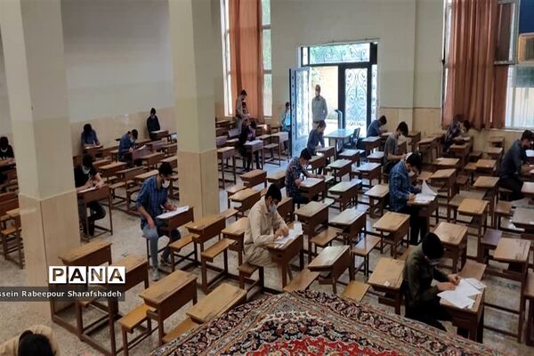بازدید کارشناس سلامت و تندرستی منطقه 16 از حوزه‌های امتحانات نهایی1400