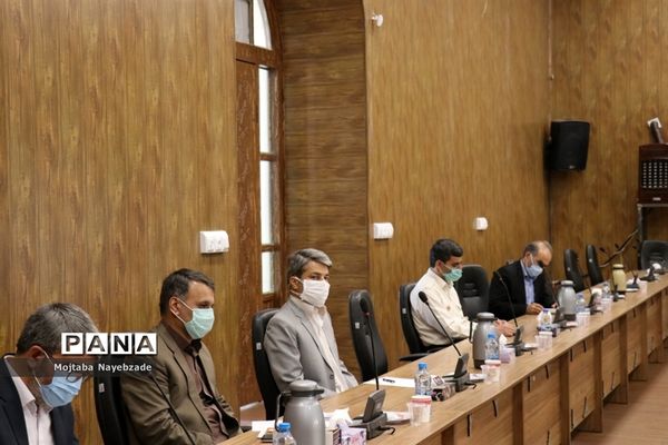 نشست هم‌اندیشی معاونان پرورشی قطب شهید شوشتری