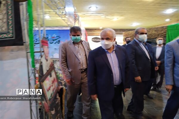 حضور وزیر آموزش و  پرورش و معاون رئیس جمهور در چهارمین کنگره معلمان و بیش از 1100 دانش آموز شهید در منطقه 16 تهران
