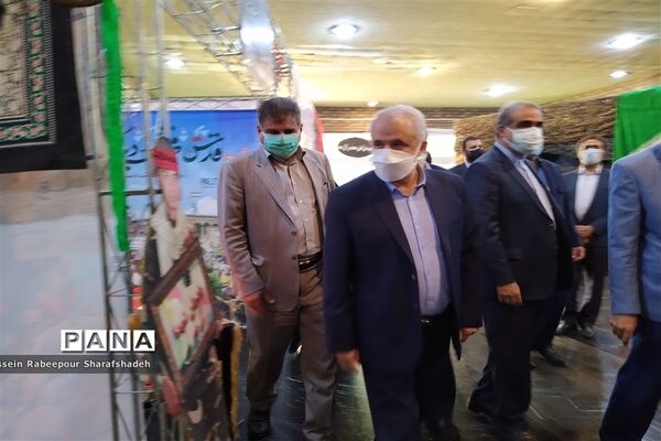 حضور وزیر آموزش و  پرورش و معاون رئیس جمهور در چهارمین کنگره معلمان و بیش از 1100 دانش آموز شهید در منطقه 16 تهران