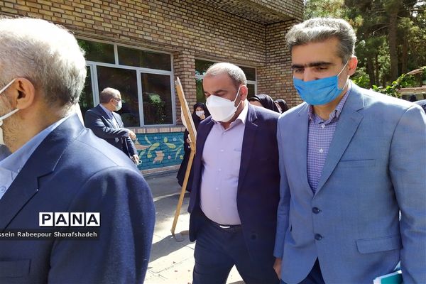 حضور وزیر آموزش و  پرورش و معاون رئیس جمهور در چهارمین کنگره معلمان و بیش از 1100 دانش آموز شهید در منطقه 16 تهران