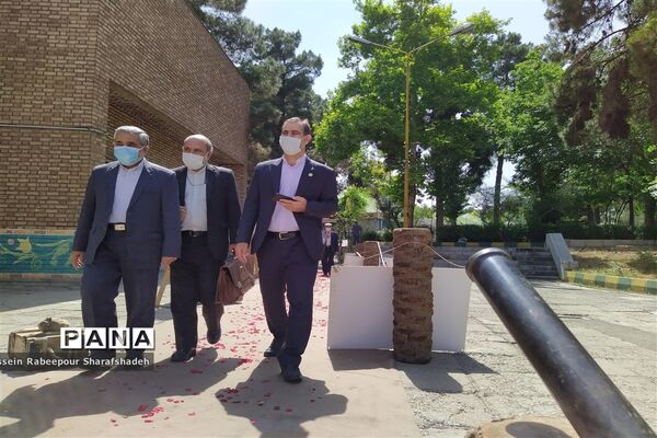حضور وزیر آموزش و  پرورش و معاون رئیس جمهور در چهارمین کنگره معلمان و بیش از 1100 دانش آموز شهید در منطقه 16 تهران