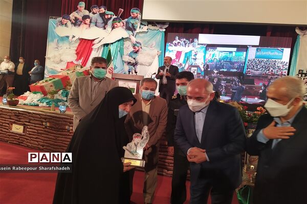 حضور وزیر آموزش و  پرورش و معاون رئیس جمهور در چهارمین کنگره معلمان و بیش از 1100 دانش آموز شهید در منطقه 16 تهران