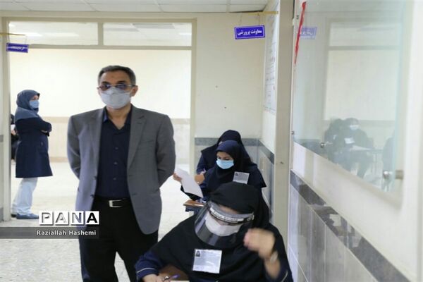 بازدید مدیرکل آموزش و پرورش خراسان رضوی از حوزه های امتحان نهایی آموزش و پرورش ناحیه ۲ مشهد