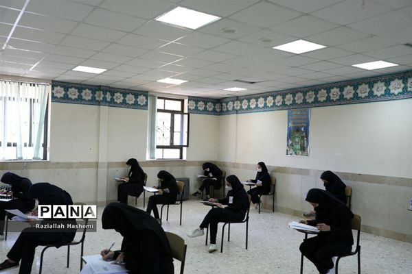 بازدید مدیرکل آموزش و پرورش خراسان رضوی از حوزه های امتحان نهایی آموزش و پرورش ناحیه ۲ مشهد