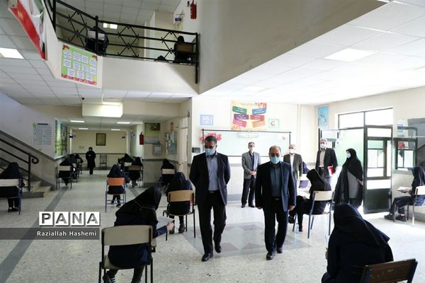 بازدید مدیرکل آموزش و پرورش خراسان رضوی از حوزه های امتحان نهایی آموزش و پرورش ناحیه ۲ مشهد