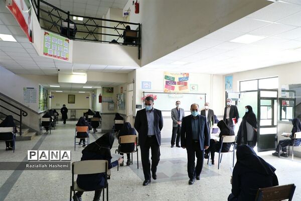 بازدید مدیرکل آموزش و پرورش خراسان رضوی از حوزه های امتحان نهایی آموزش و پرورش ناحیه ۲ مشهد