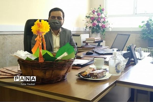 مراسم تقدیر از دانش‌آموزان برتر کتابخوانی در شهرستان پردیس