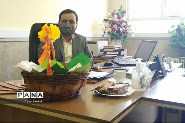 مراسم تقدیر از دانش‌آموزان برتر کتابخوانی در شهرستان پردیس