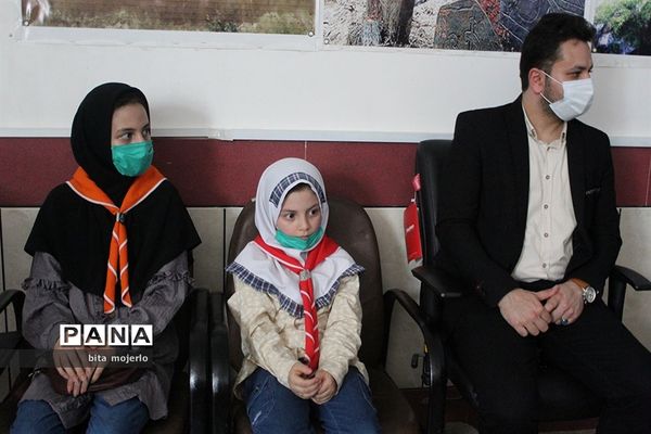 دیدار اعضای انجمن دانش آموزی میراث فرهنگی با رئیس اداره میراث فرهنگی شهرستان گلوگاه