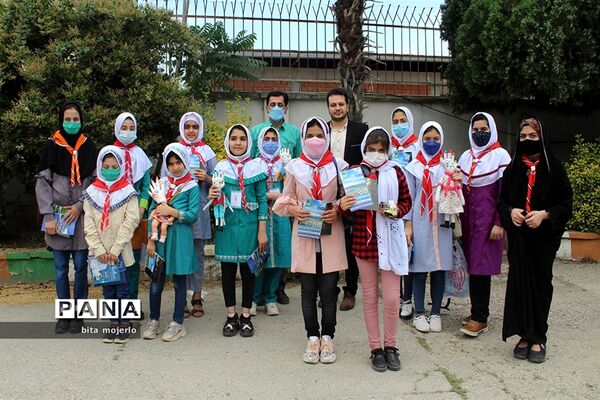 دیدار اعضای انجمن دانش آموزی میراث فرهنگی با رئیس اداره میراث فرهنگی شهرستان گلوگاه