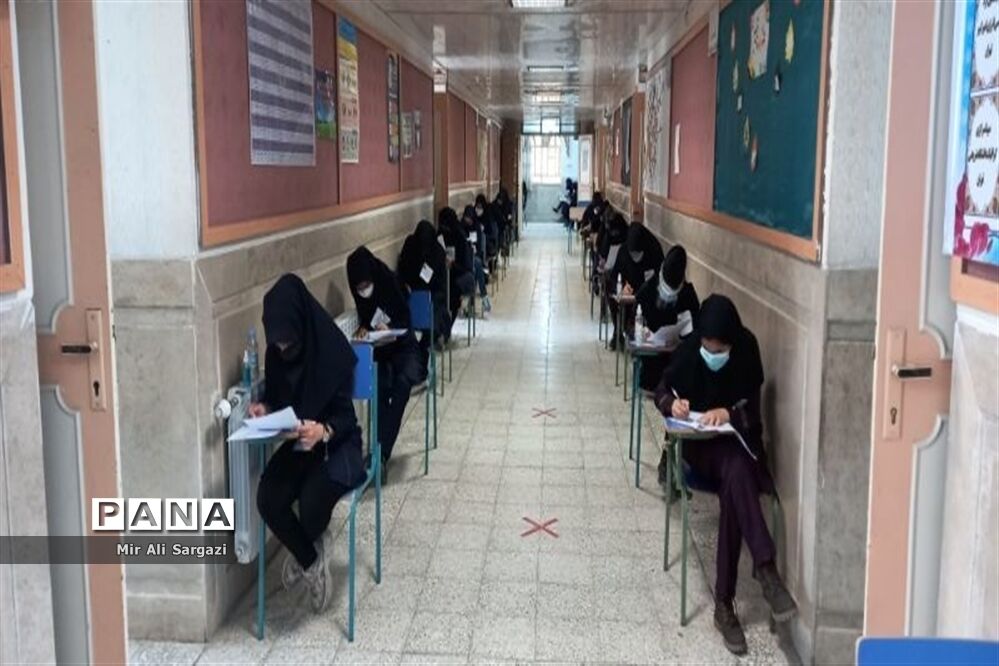 بازدید مدیرکل آموزش و پرورش و معاون دانشگاه علوم پزشکی زاهدان از حوزه‌های امتحانی