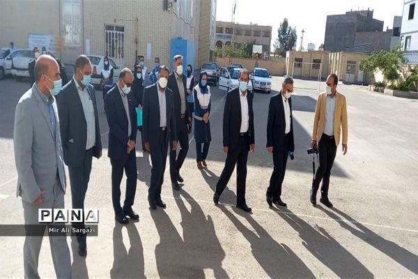 بازدید مدیرکل آموزش و پرورش و معاون دانشگاه علوم پزشکی زاهدان از حوزه‌های امتحانی
