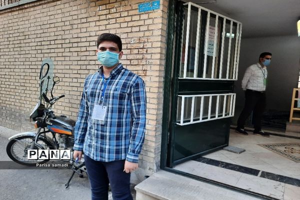 بازدید کارشناس بهداشت منطقه ۱۳ از حوزه‌های امتحانات نهایی