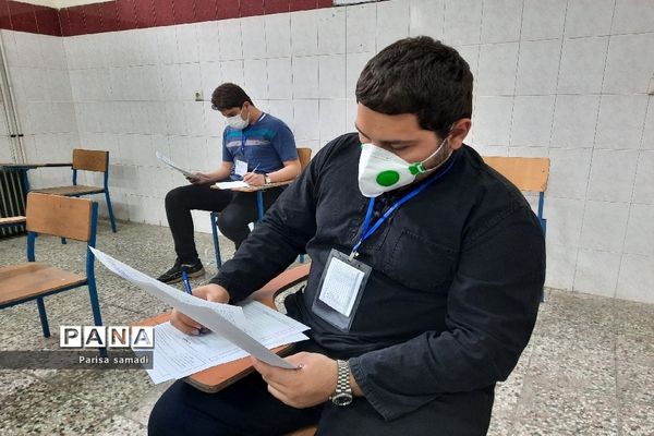 بازدید کارشناس بهداشت منطقه ۱۳ از حوزه‌های امتحانات نهایی
