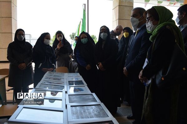 مراسم توزیع نمادین تبلت به دانش‌آموزان اتباع خارجی شهرستان‌های استان تهران