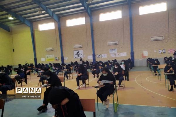 بازدید مدیر آموزش و پرورش شهرستان بوشهر از حوزه امتحانات نهایی