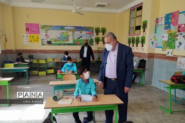 بازدید مدیر آموزش و پرورش شهرستان بوشهر از حوزه امتحانات نهایی