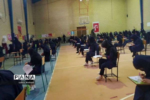 بازدید مدیر آموزش و پرورش شهرستان بوشهر از حوزه امتحانات نهایی