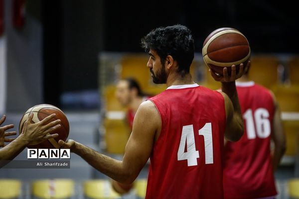 تمرین تیم ملی بسکتبال