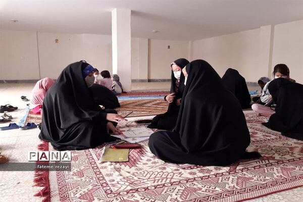 تدریس به  فرزندان شهدای تیپ فاطمیون توسط گروه جهادی سردار سلیمانی و شهید خیزاب