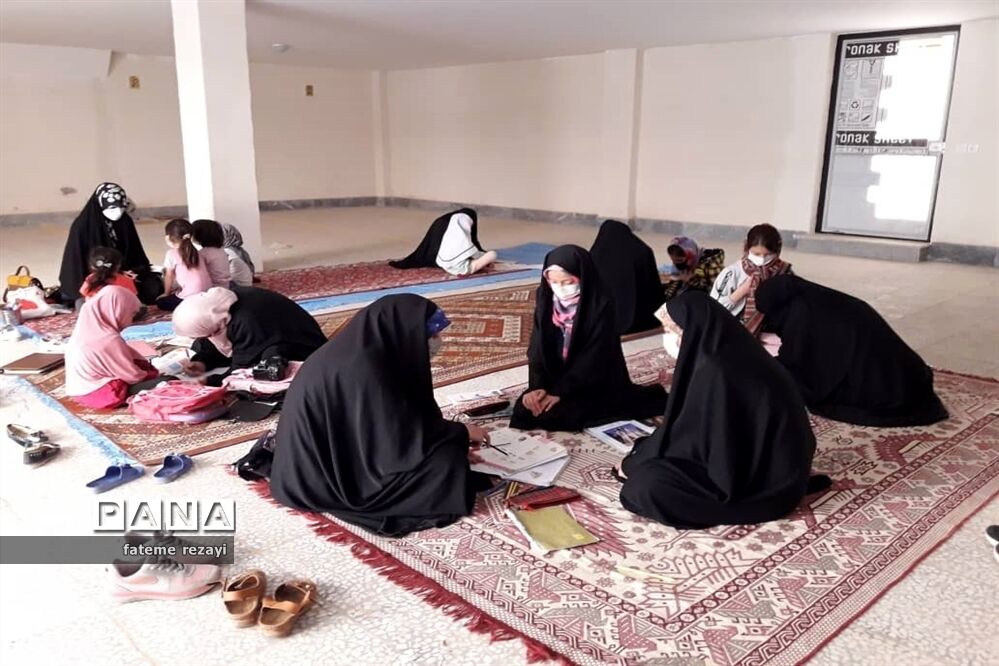 تدریس به  فرزندان شهدای تیپ فاطمیون توسط گروه جهادی سردار سلیمانی و شهید خیزاب