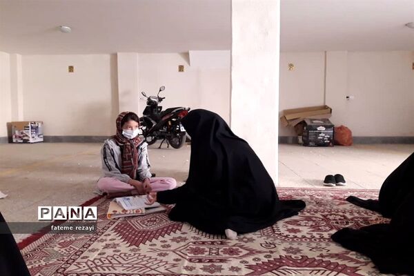 تدریس به  فرزندان شهدای تیپ فاطمیون توسط گروه جهادی سردار سلیمانی و شهید خیزاب