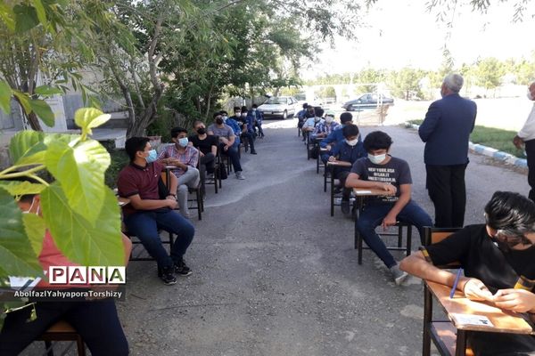 بازدید از امتحانات  پایه نهم دبیرستان سما در فضای باز