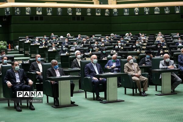 ارتباط تصویری نمایندگان مجلس شورای اسلامی با رهبر انقلاب